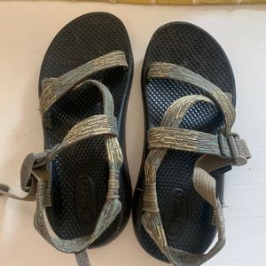 Chacos boys 6